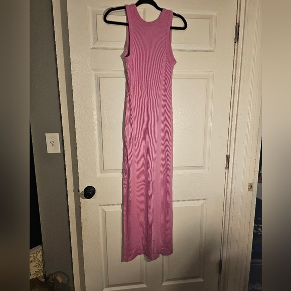 Universal thread dress meduim - Picture 2 of 2